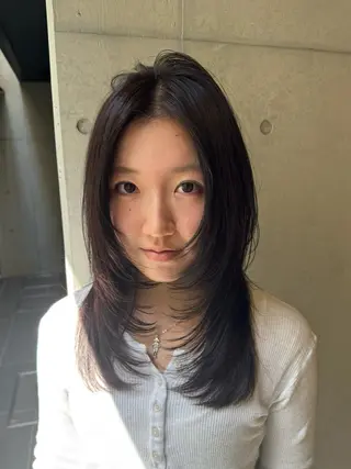 セミロング カラー だいち/ブリーチ/ レイヤーカットのヘアスタイル