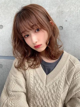 ミディアム カラー ヘアアレンジ 🪞official THREE 横浜🎀のヘアスタイル