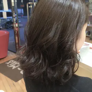ミディアム カラー タジマ ヤスヒサのヘアスタイル