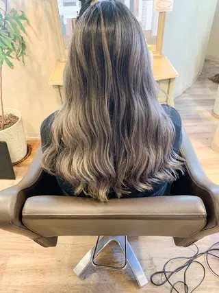 ロング Lit.豊橋 夏目のヘアスタイル