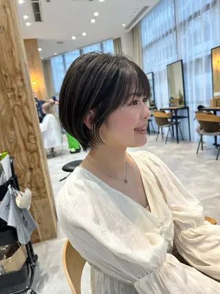 ショート カラー VIEWユリナ メイク/ カットのヘアスタイル