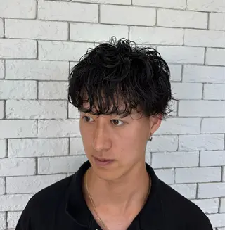 ショート パーマ ツヤ感カラーレイヤー カット川野莉空のヘアスタイル