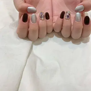 ネイル 藤原 胡桃のネイルデザイン