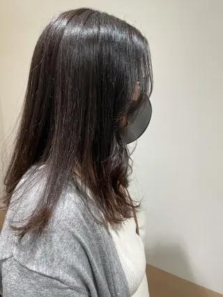 セミロング カラー 天野 瑠真のヘアスタイル
