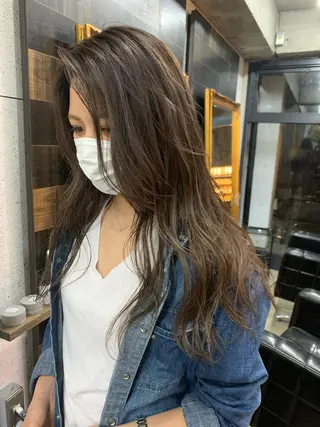 セミロング カラー 西村あきや トレンド韓国ヘアのヘアスタイル