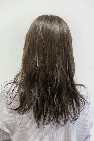 セミロング 酸性ストレート/ブリ ーチなしWカラー河本のヘアスタイル