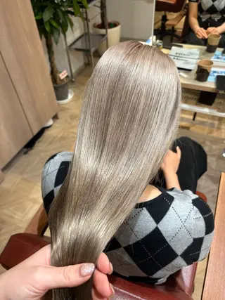 ロング カラー 檜山 知可子のヘアスタイル