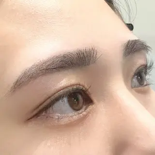アイブロウ WHITE EYE natsumi‎🤍の眉毛・アイブロウイメージ