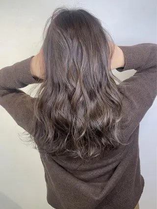 セミロング カラー ＿WHITE鳳店 アンダーバーホワイトのヘアスタイル