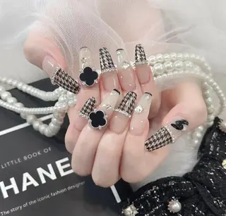 ネイル Lee Nailsのネイルデザイン