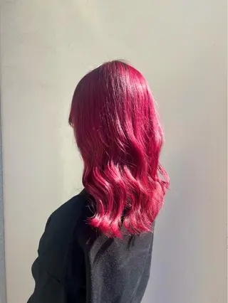 ミディアム 🩷艶カラー 🧡💛リサ🫧のヘアスタイル