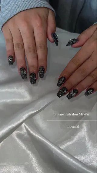 ネイル 𝐧𝐚𝐢𝐥 𝐌𝐢𝐖𝐢𝐢のネイルデザイン