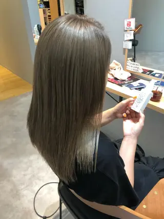 ロング カラー VIEWユリナ メイク/ カットのヘアスタイル