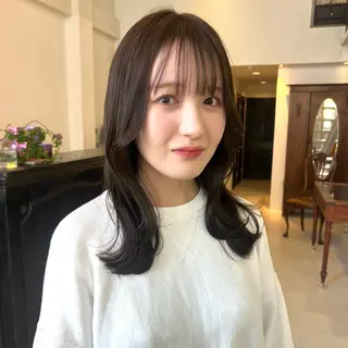 ミディアム カラー 金城 愛海のヘアスタイル