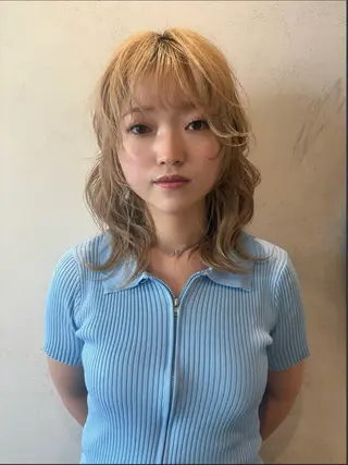 セミロング 和泉市フルール 古賀　薫のヘアスタイル