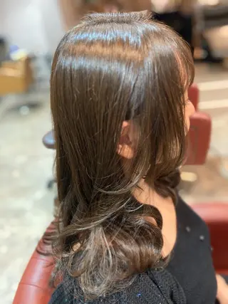 セミロング カラー ERIKO Tのヘアスタイル
