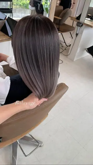 セミロング 鈴木 妃帆未のヘアスタイル