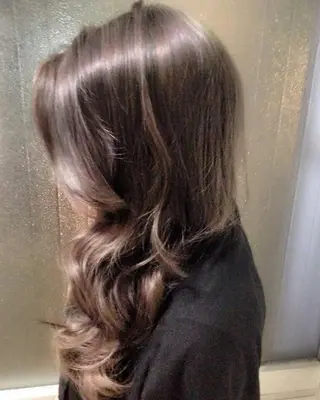 ロング カラー 100%髪質改善特化 TRUNSのヘアスタイル