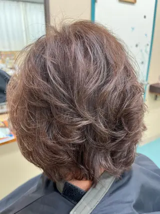 ミディアム パーマ 外山 理都子のエステ・リラクイメージ