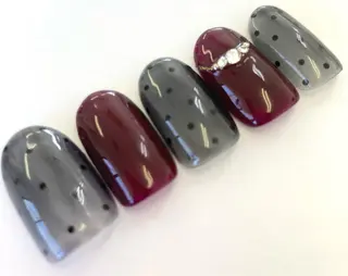 ネイル 手書きが得意🖌️ Y’s  nailのネイルデザイン