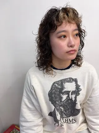 ミディアム パーマ 💓パーマ，💗 レイヤーカットのヘアスタイル