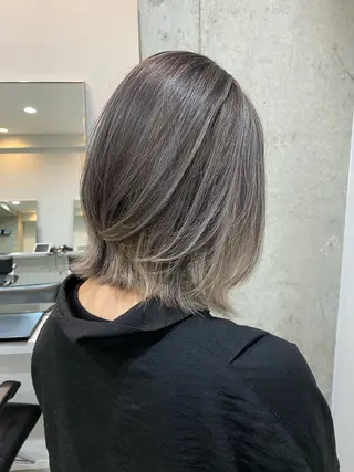 ロング カラー ベージュカラー🐑 レイヤー🤎塚原優芽のヘアスタイル