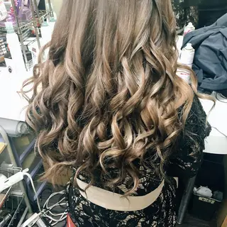 ロング ヘアアレンジ あるす 美容室のヘアスタイル