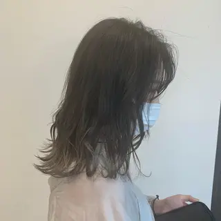 セミロング カラー 鈴木 まりやのヘアスタイル