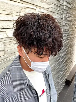 ショート パーマ メンズ 塩谷黎✨イルミナ カラーメンズパーマ✨のヘアスタイル