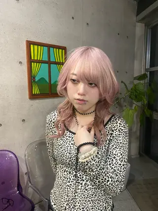 セミロング カラー ブリーチカラー🎀 LiLi🫧のヘアスタイル