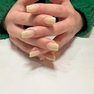 ミディアム ネイル nailsalon ULLのネイルデザイン