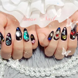 ネイル Queening 🦋のネイルデザイン