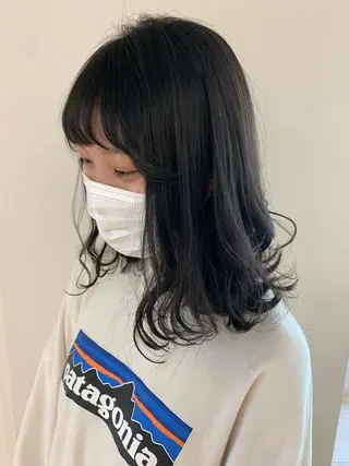 ミディアム カラー 顔まわりカット✄ ベージュカラー🧸のヘアスタイル
