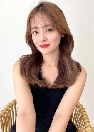セミロング 艶カラー🩵中久保 舞優🩵のヘアスタイル