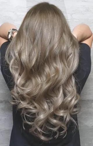 ロング カラー パーマ ヘアアレンジ 大阪レミーエクステ チビ編み込みのヘアスタイル