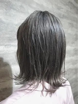 ミディアム カラー Blanco 村松 美里のヘアスタイル