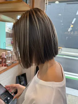 ミディアム カラー ❣️ハイトーン❣️ BLUE&Co.のヘアスタイル