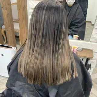 ロング カラー AKKA所属・セイヤ セイヤのヘアスタイル