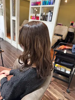 カラー 菰田 愛輝のヘアスタイル