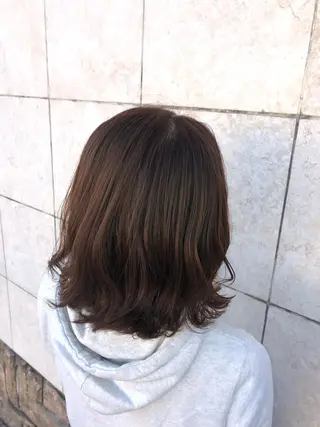 ミディアム 加瀬 真弓のヘアスタイル