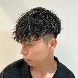 ショート パーマ メンズ ハッシュ・ウルフ🐺 小顔レイヤー松山直史のヘアスタイル