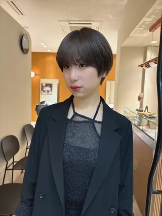 ショート カラー yiye shioriのヘアスタイル