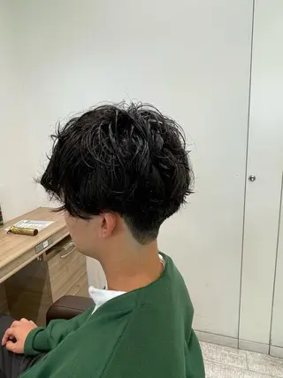 パーマ メンズ 加藤 未歩のヘアスタイル