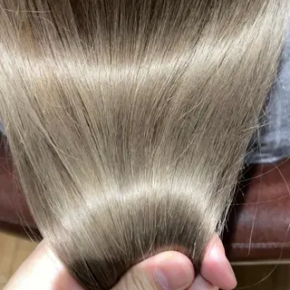 ロング 藤野 友杏那のヘアスタイル
