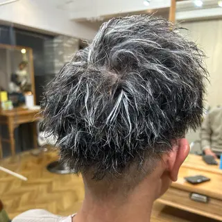 ショート カラー パーマ メンズ 西山 良波のヘアスタイル