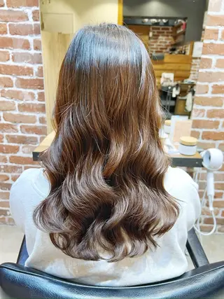 ロング コテ巻き風パーマ サトウタケル 表参道のヘアスタイル