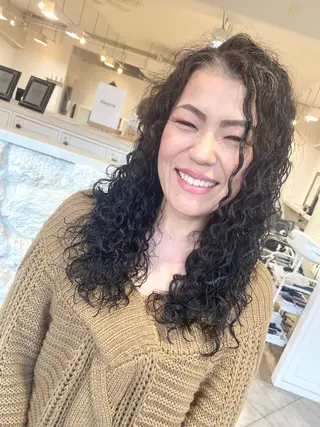 ロング パーマ 饒平名 知也のヘアスタイル