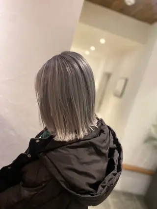 ミディアム 髪質改善/縮毛矯正/ ブリーチ/荊尾のヘアスタイル