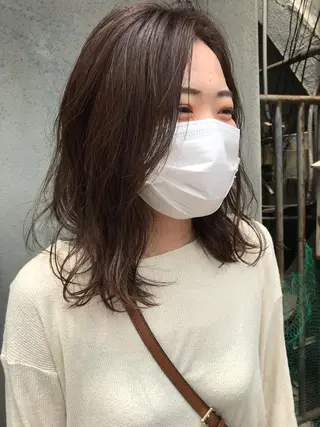 セミロング さの あやねのヘアスタイル