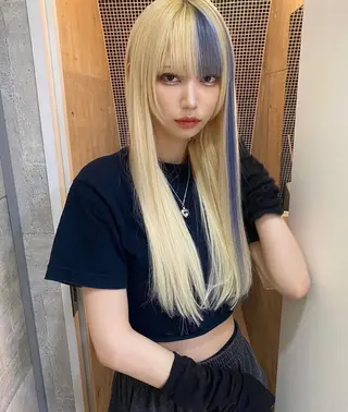 ロング カラー ケアブリーチ/派手髪 ハイトーン/ナナのヘアスタイル